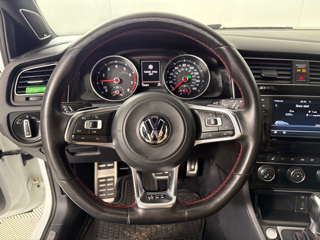 2016 Volkswagen GTI Image 15
