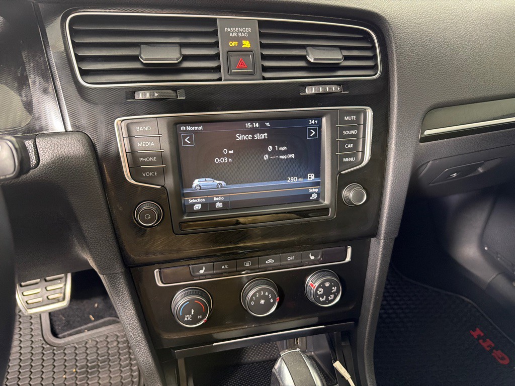 2016 Volkswagen GTI Image 16