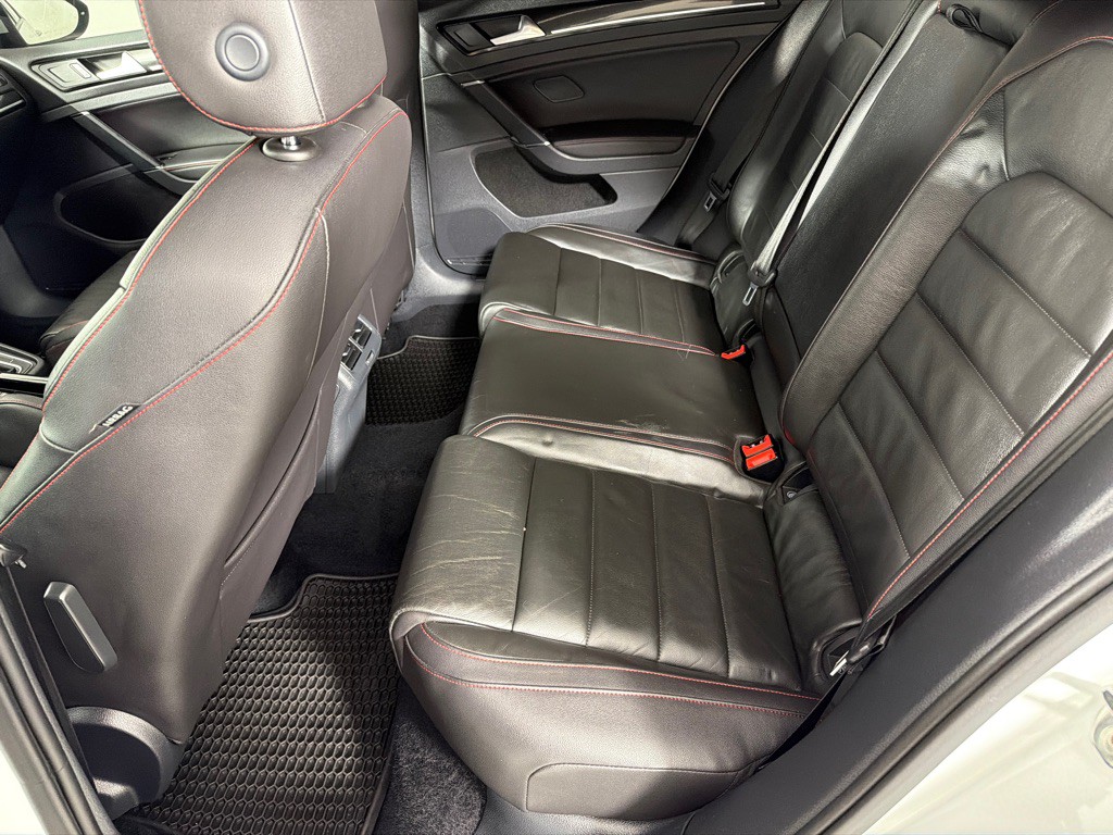 2016 Volkswagen GTI Image 19