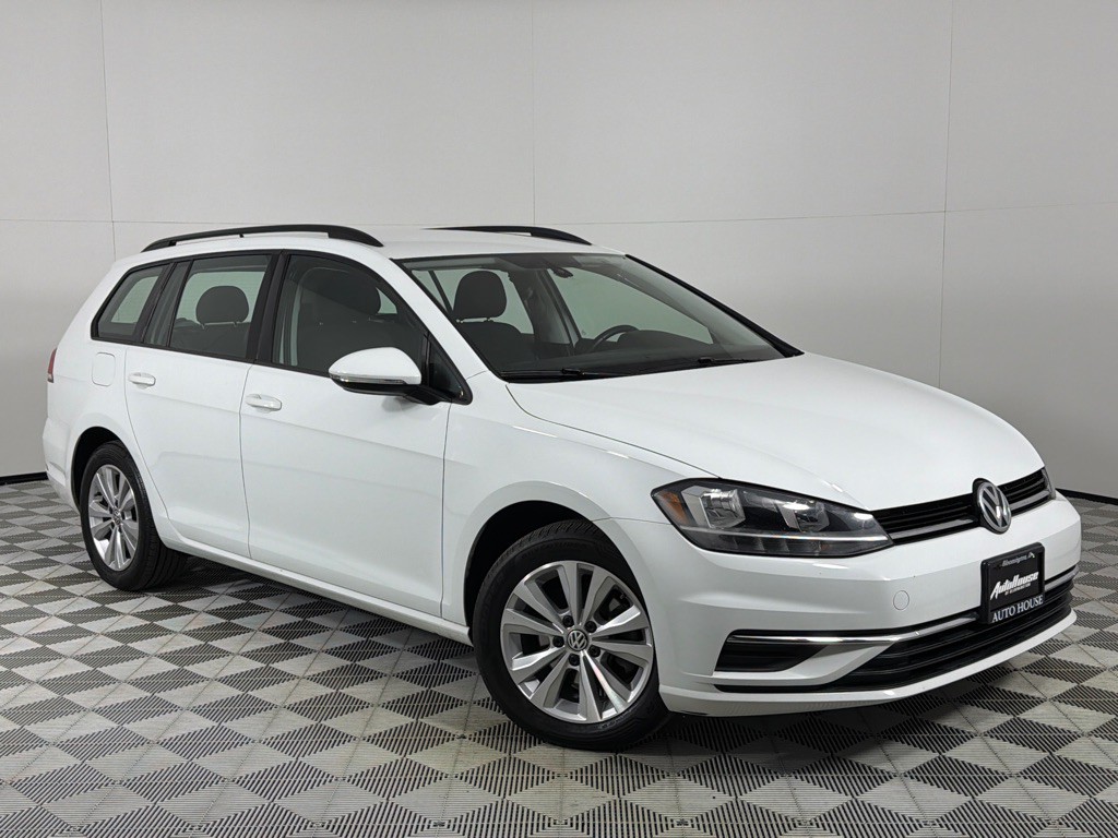 2019 Volkswagen Golf Image 2