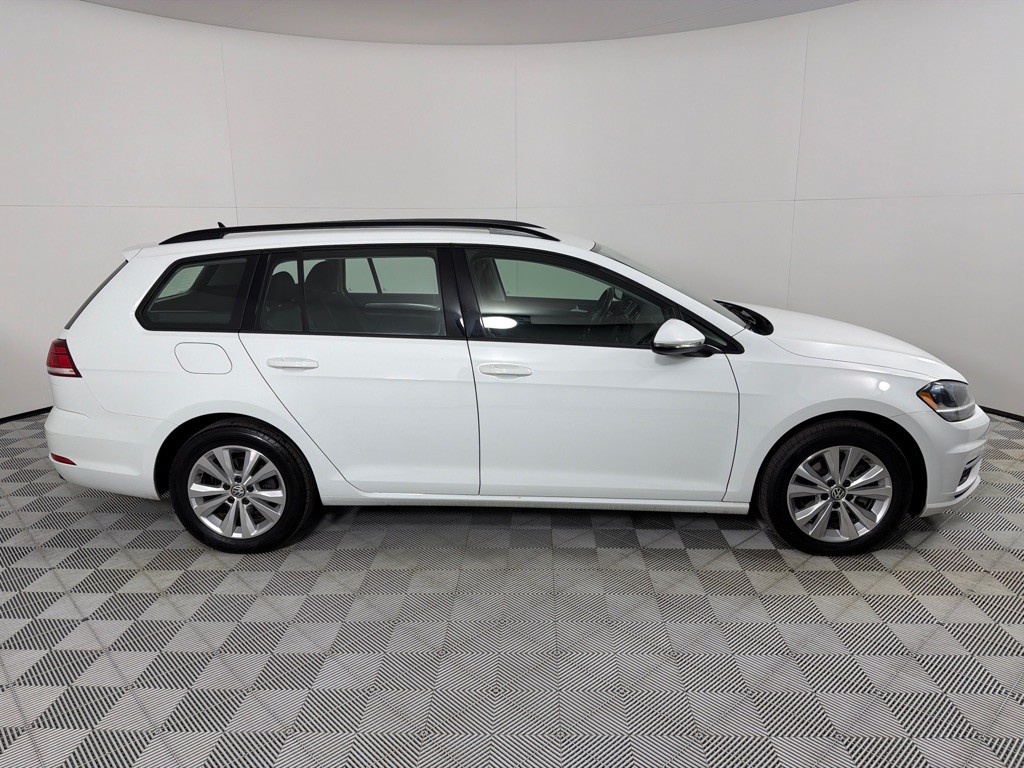 2019 Volkswagen Golf Image 4