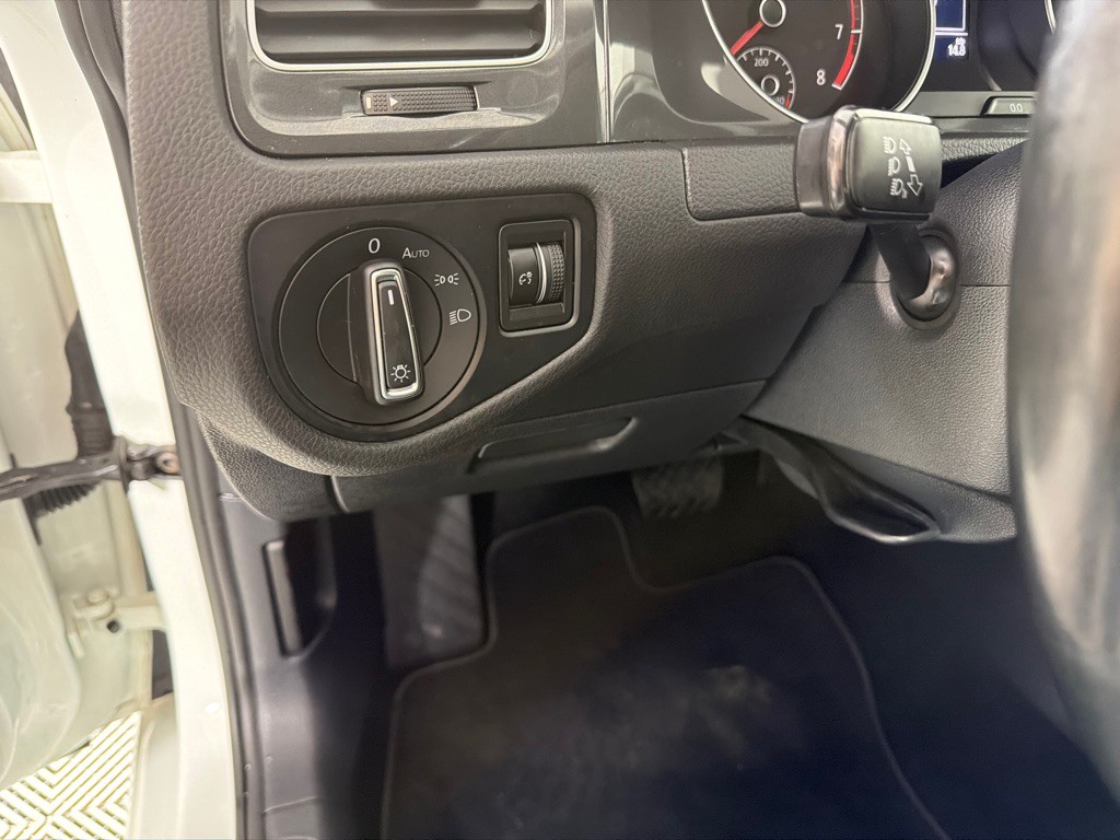 2019 Volkswagen Golf Image 14