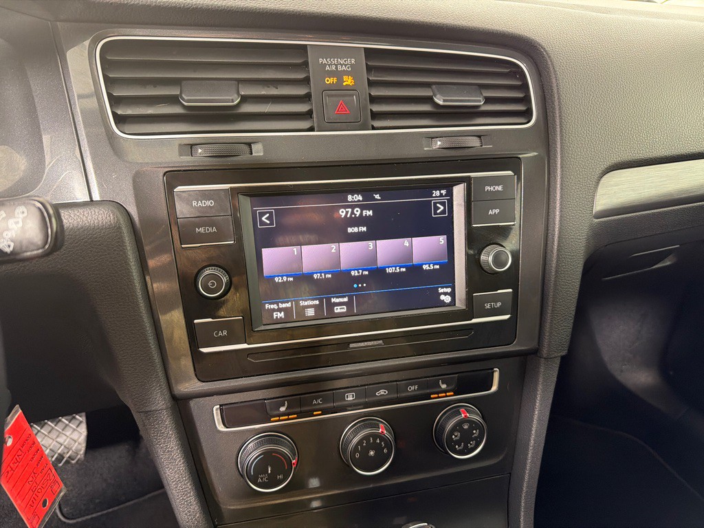 2019 Volkswagen Golf Image 16