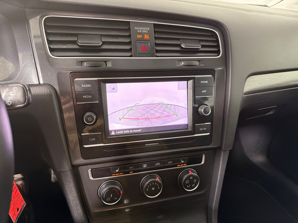 2019 Volkswagen Golf Image 17