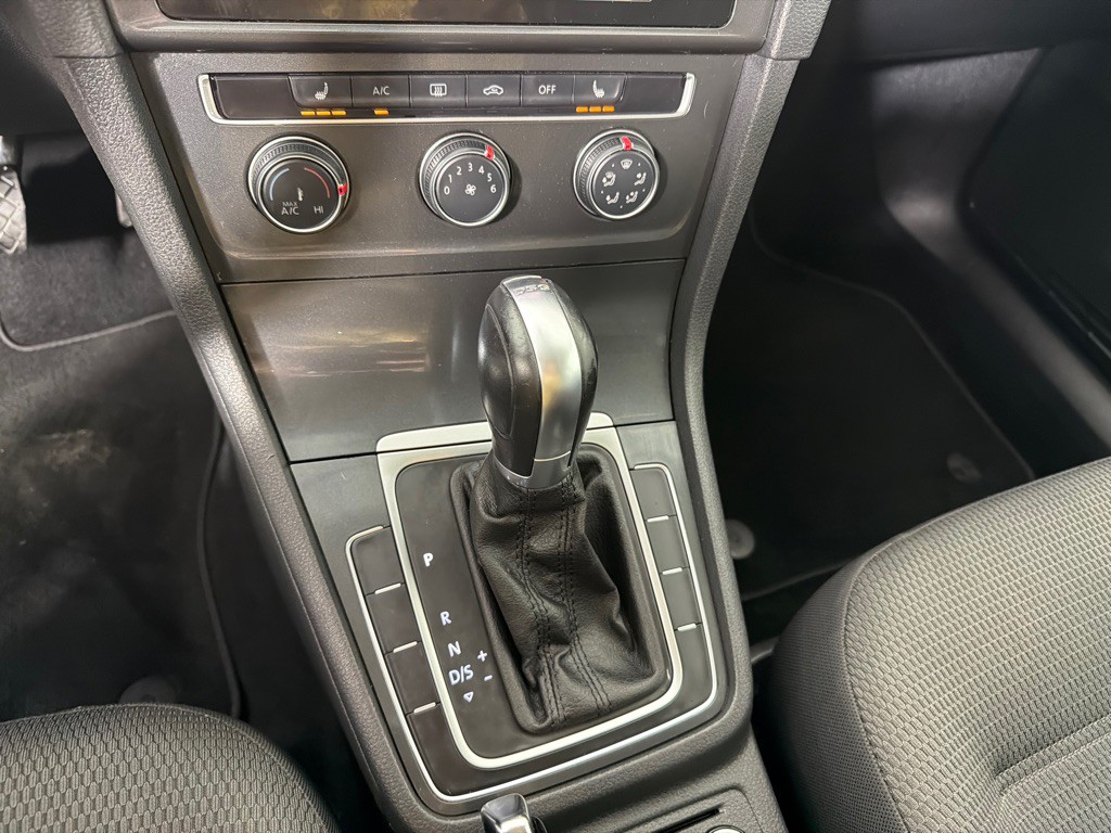 2019 Volkswagen Golf Image 18