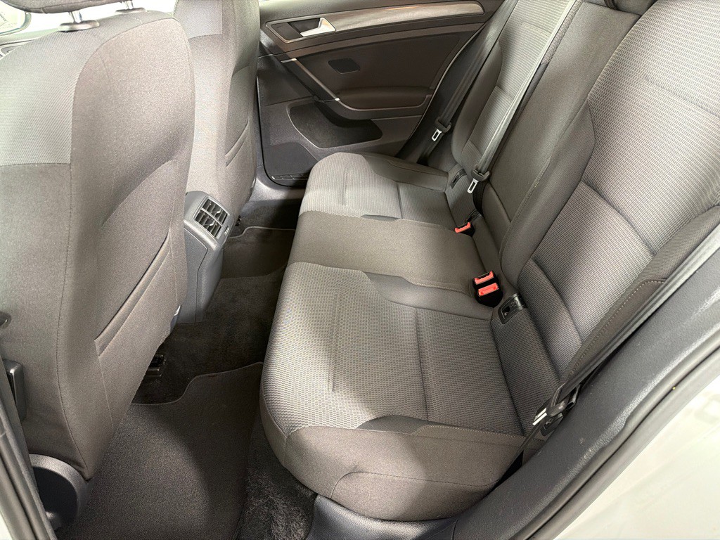 2019 Volkswagen Golf Image 19