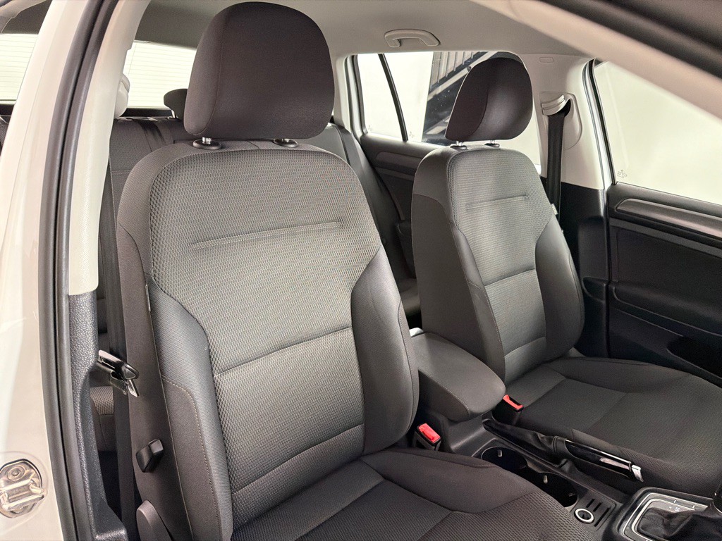 2019 Volkswagen Golf Image 25