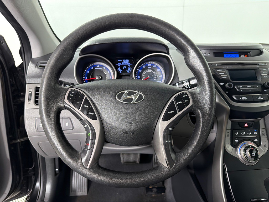 2013 Hyundai Elantra Image 14