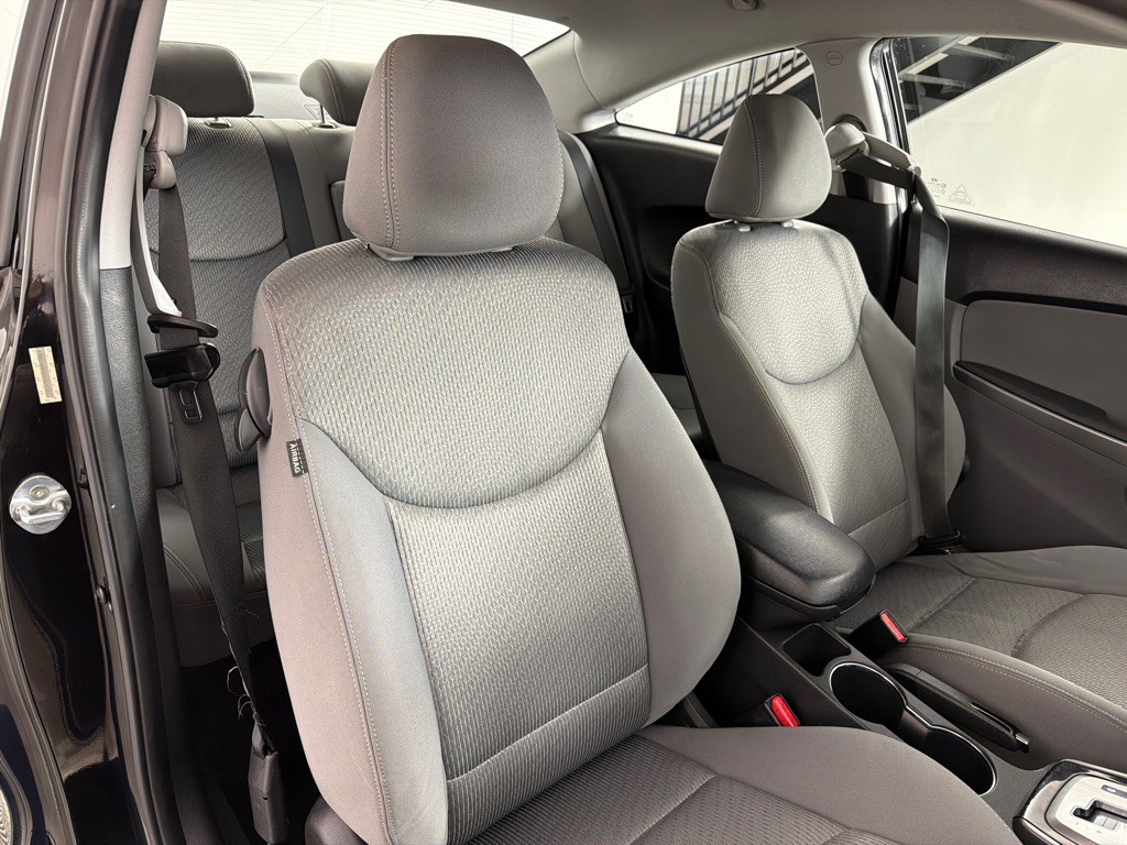 2013 Hyundai Elantra Image 19
