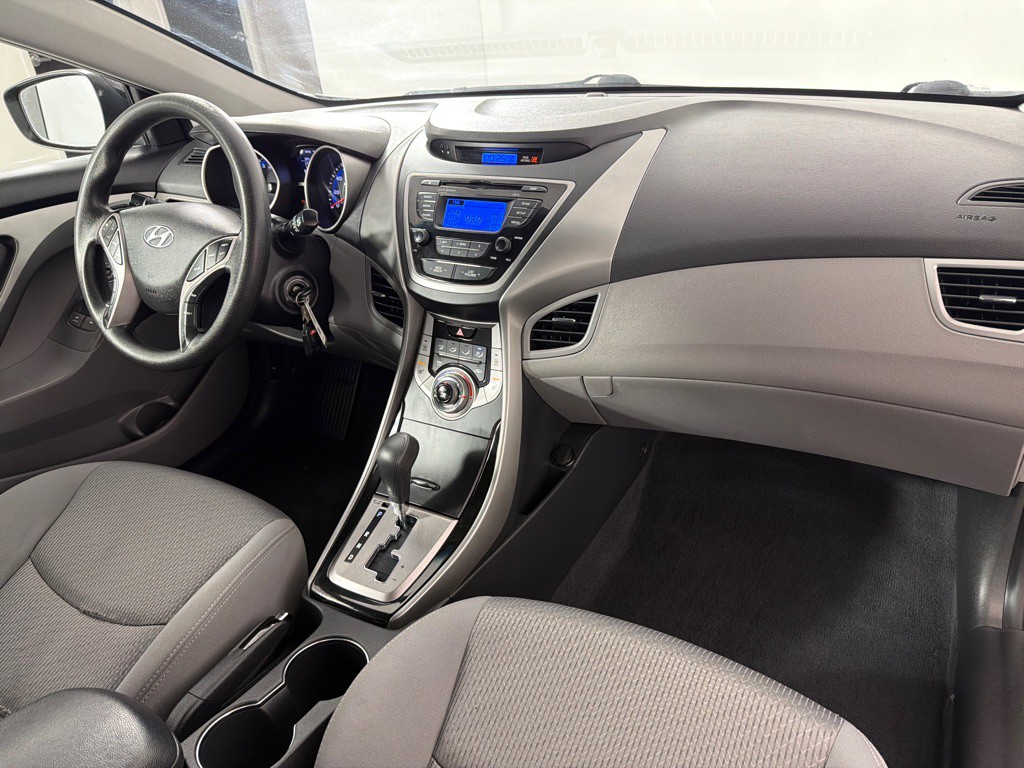 2013 Hyundai Elantra Image 20