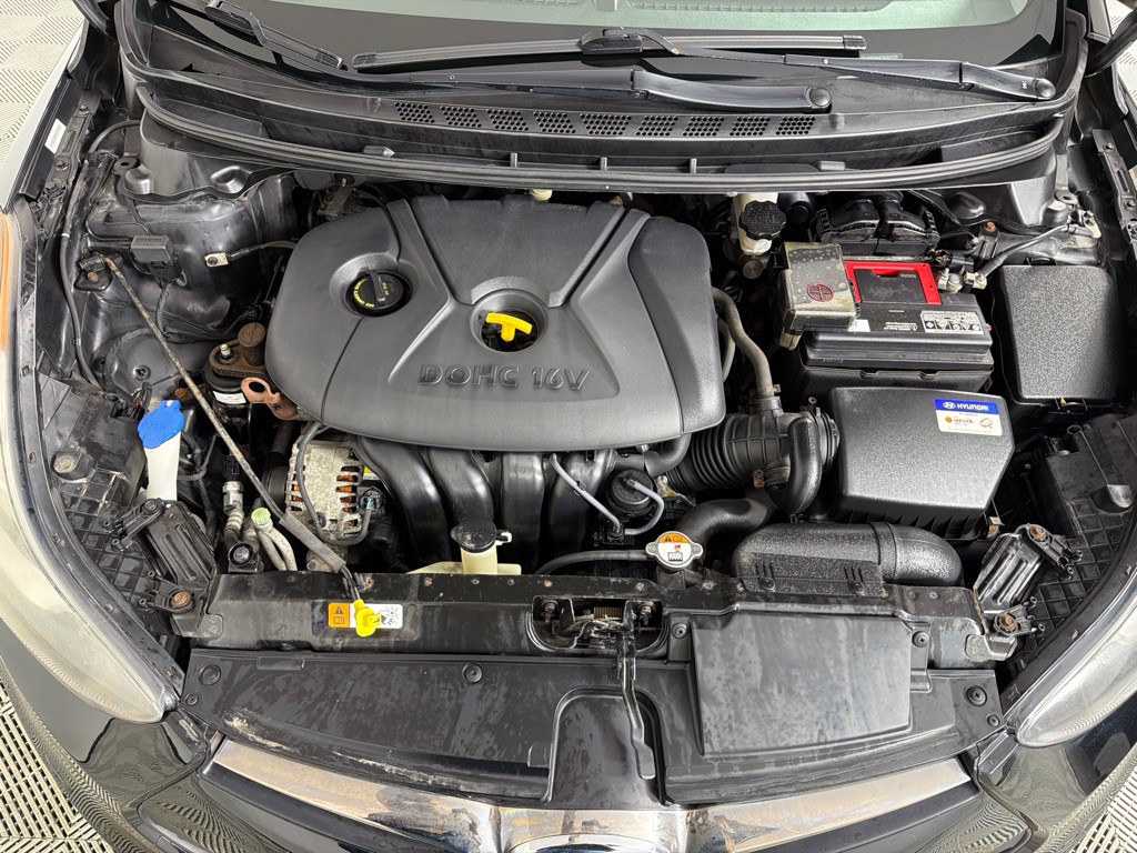 2013 Hyundai Elantra Image 21