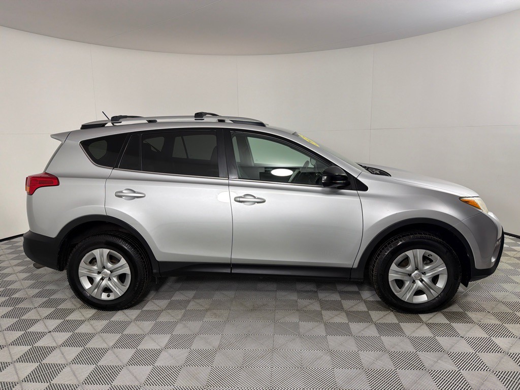 2015 Toyota Rav4 Image 4