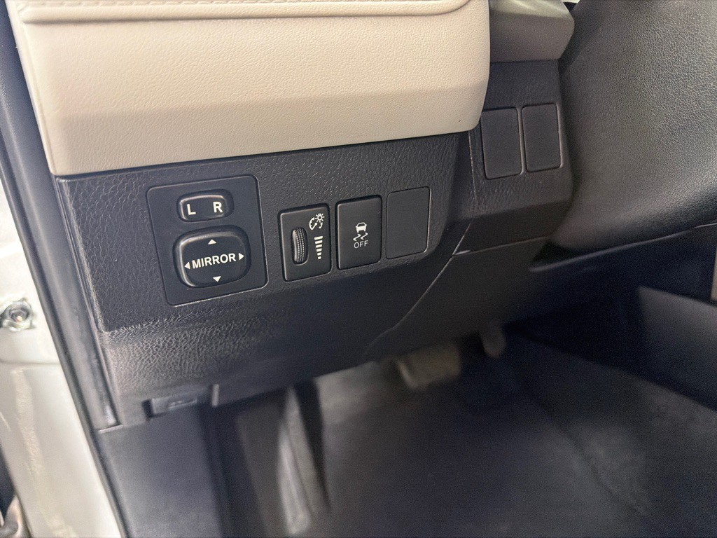 2015 Toyota Rav4 Image 13