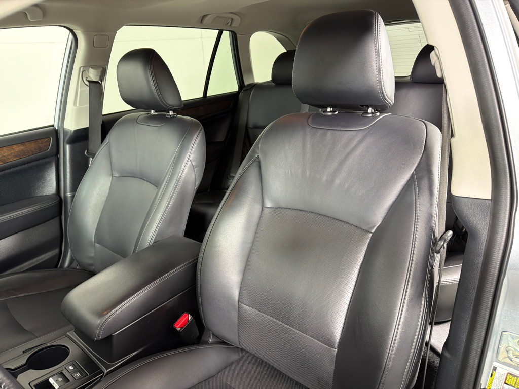 2015 Subaru Outback Image 12