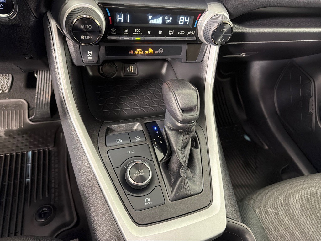 2023 Toyota Rav4 Image 18