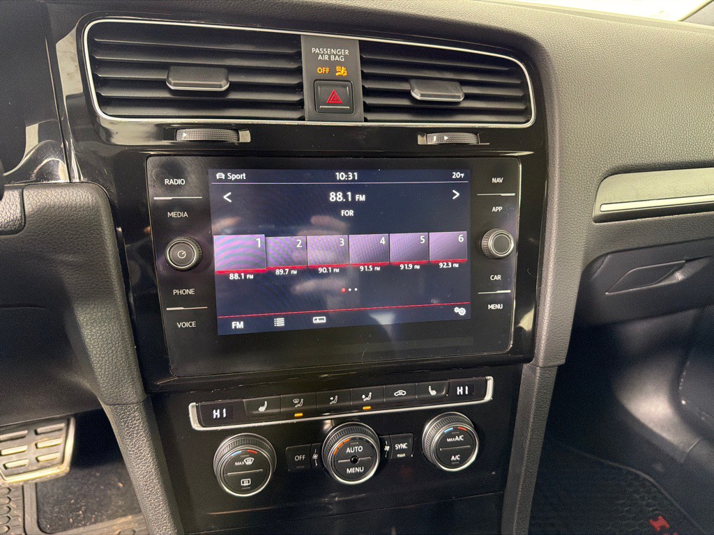 2018 Volkswagen GTI Image 15