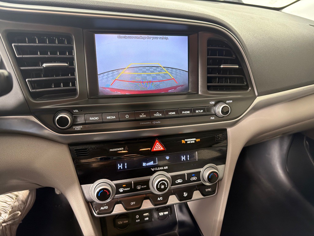 2020 Hyundai Elantra Image 16