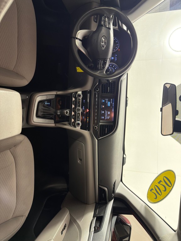 2020 Hyundai Elantra Image 22