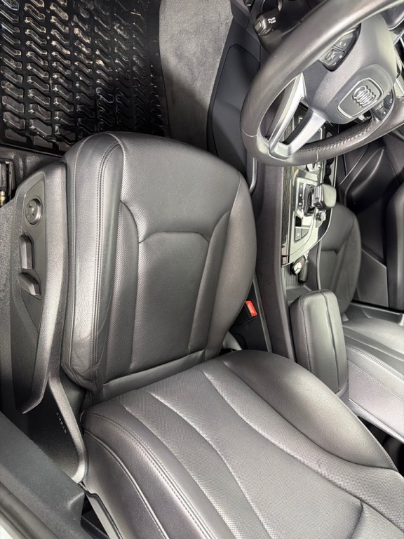 2017 Audi Q7 Image 12