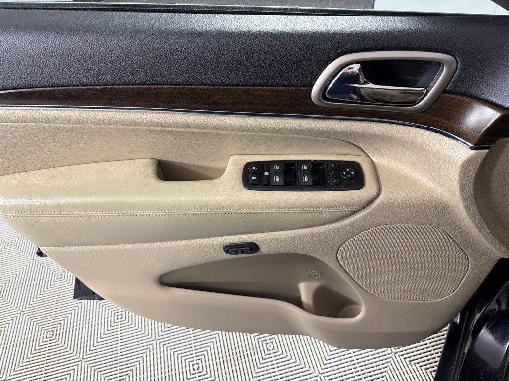 2015 Jeep Grand Cherokee Image 11