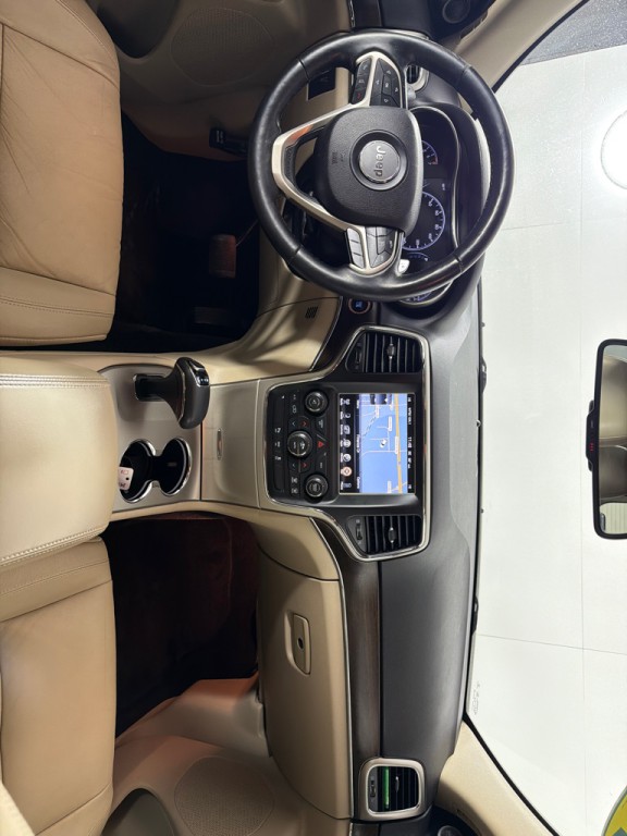 2015 Jeep Grand Cherokee Image 28