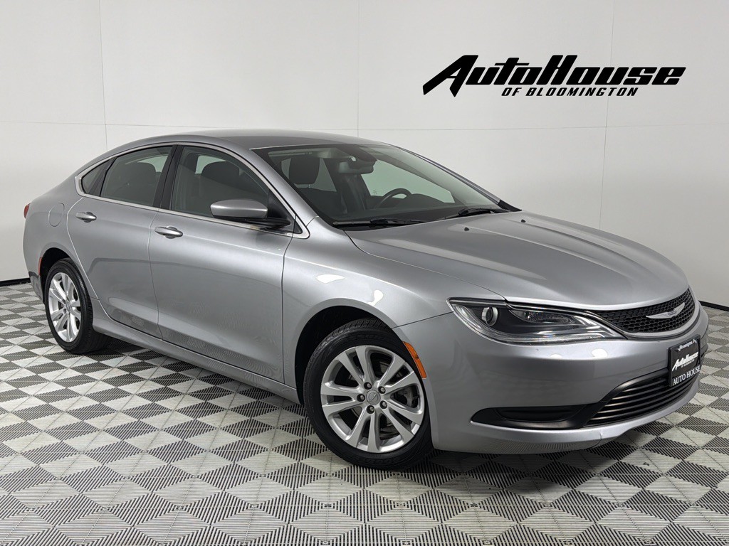 2016 Chrysler 200 Image 1