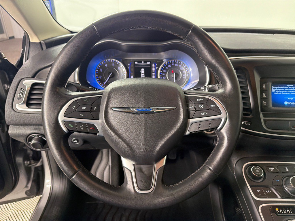 2016 Chrysler 200 Image 15