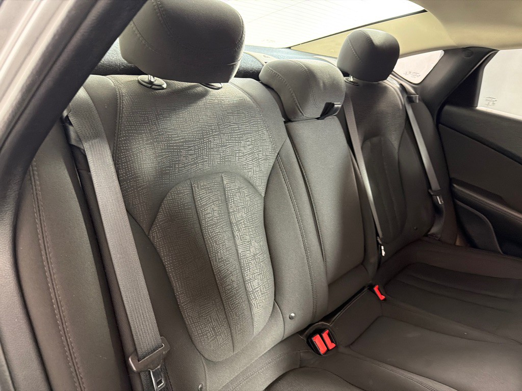 2016 Chrysler 200 Image 22