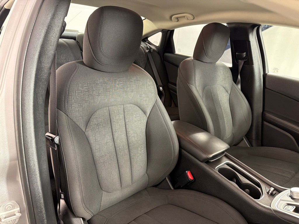 2016 Chrysler 200 Image 24