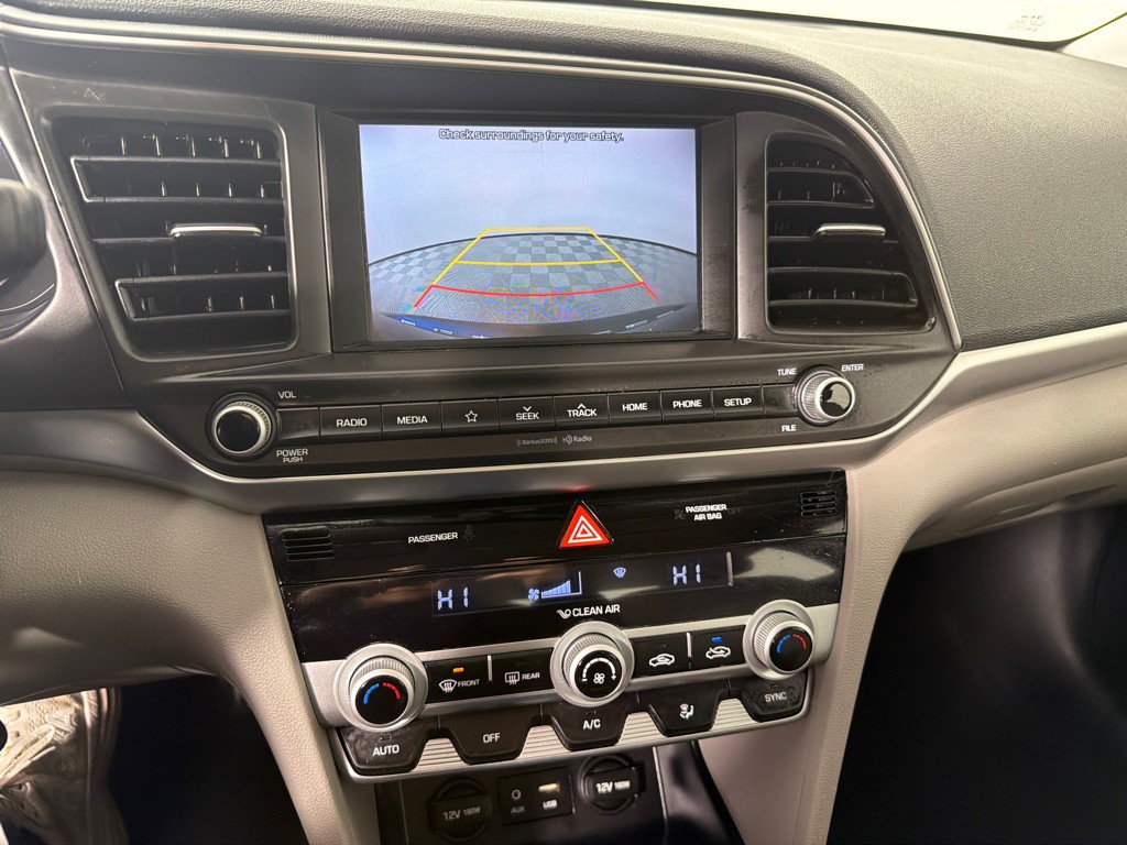 2020 Hyundai Elantra Image 15