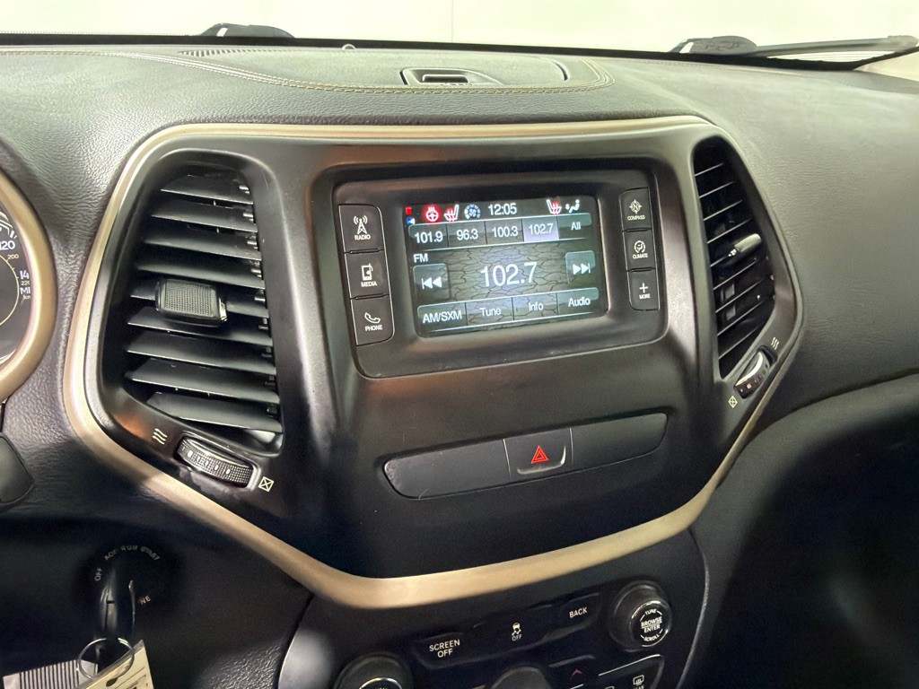 2018 Jeep Cherokee Image 16