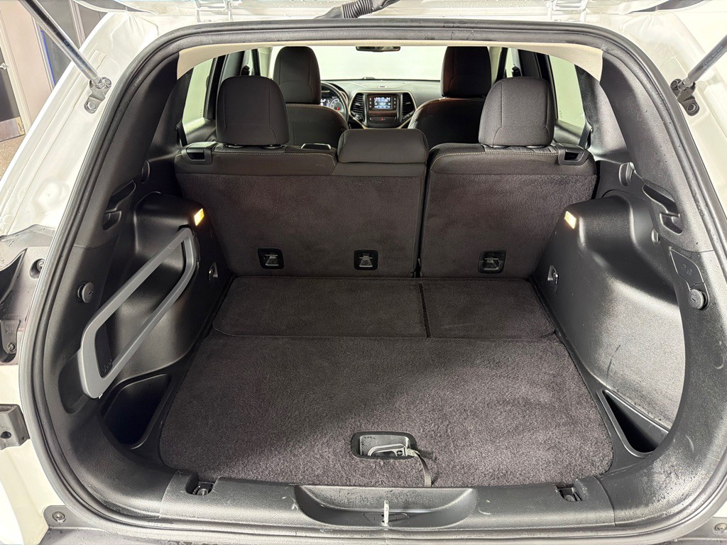 2018 Jeep Cherokee Image 21