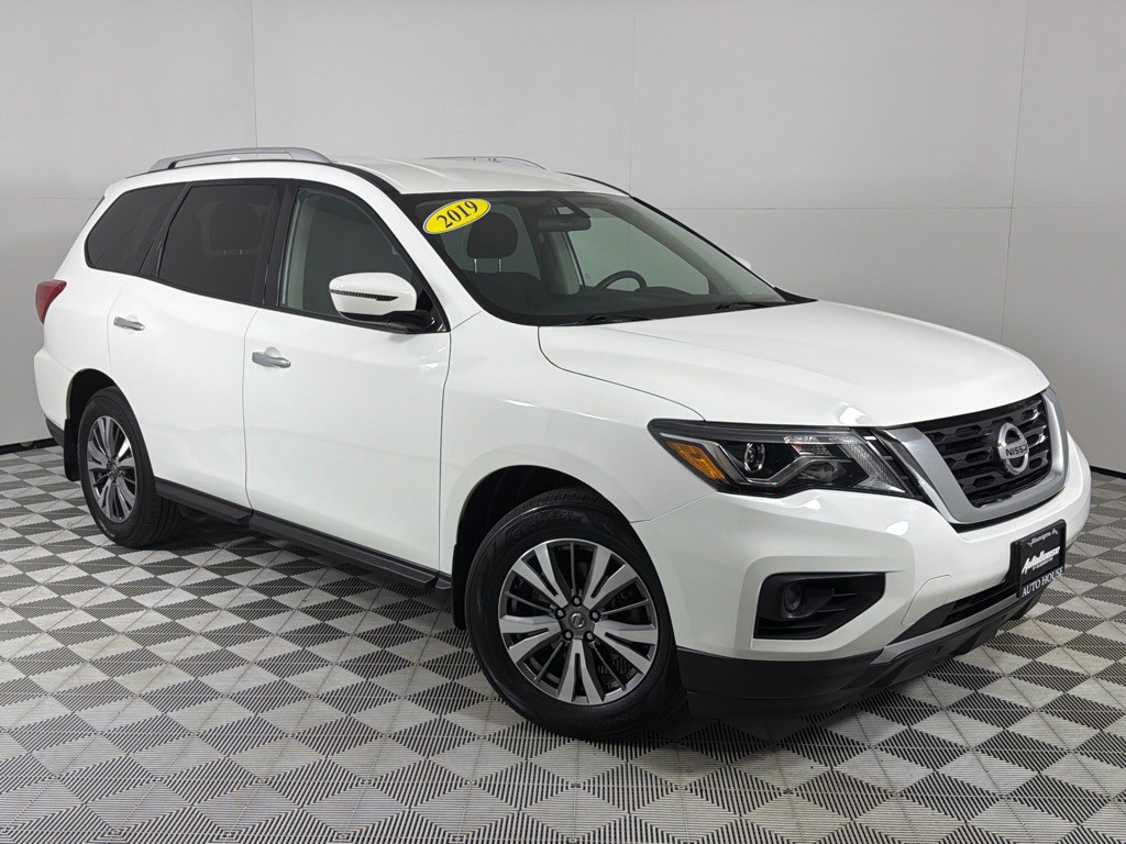 2019 Nissan Pathfinder Image 2