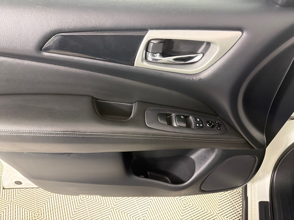 2019 Nissan Pathfinder Image 11