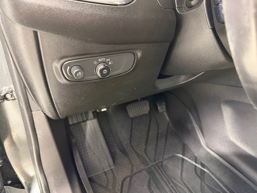 2019 Chevrolet Equinox Image 14