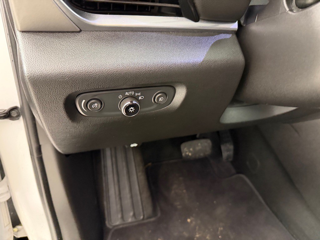 2019 Chevrolet Traverse Image 14