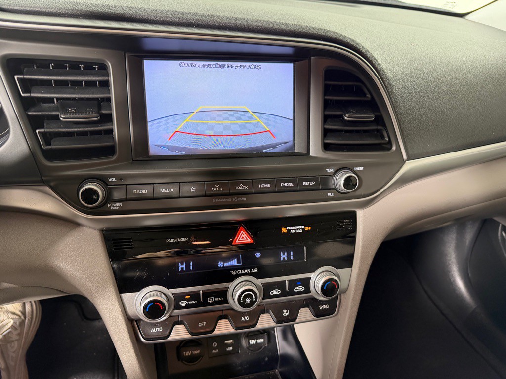 2020 Hyundai Elantra Image 16