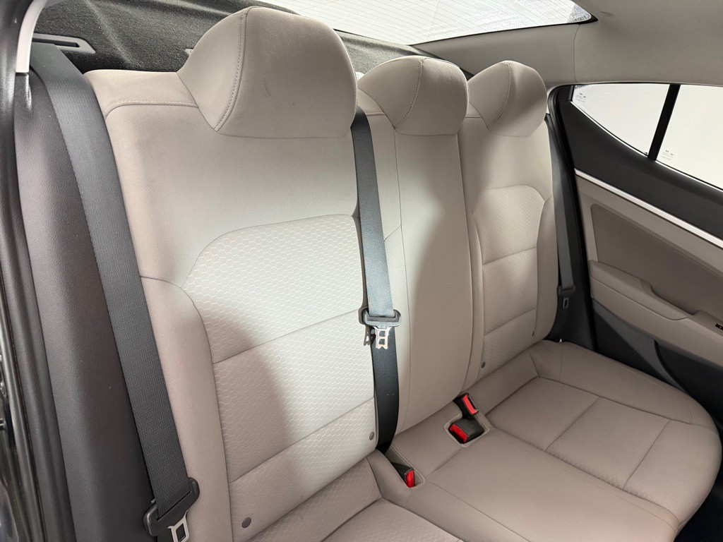2020 Hyundai Elantra Image 21