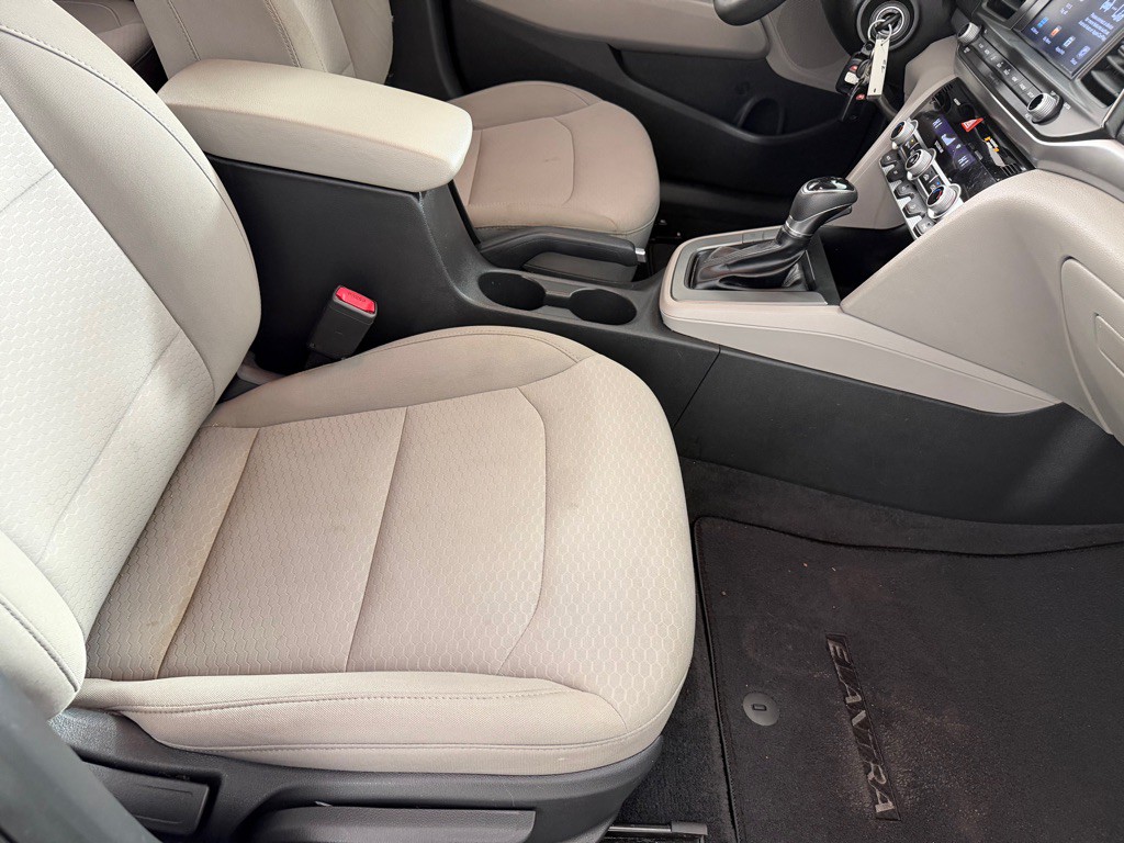 2020 Hyundai Elantra Image 22