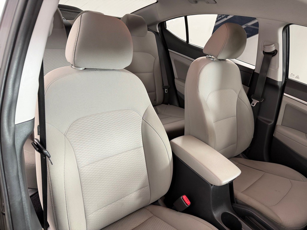 2020 Hyundai Elantra Image 23