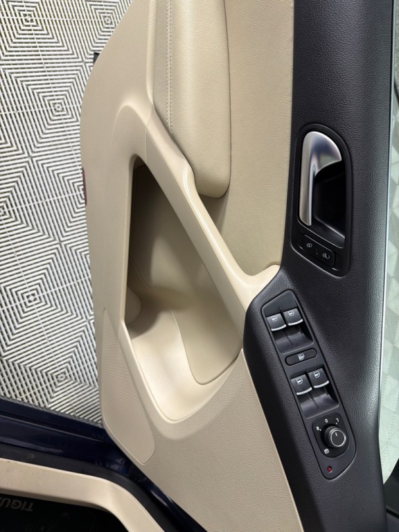 2016 Volkswagen Tiguan Image 9