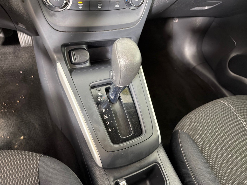 2017 Nissan Sentra Image 16