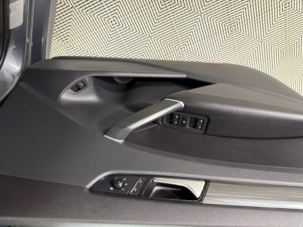 2020 Volkswagen Passat Image 11