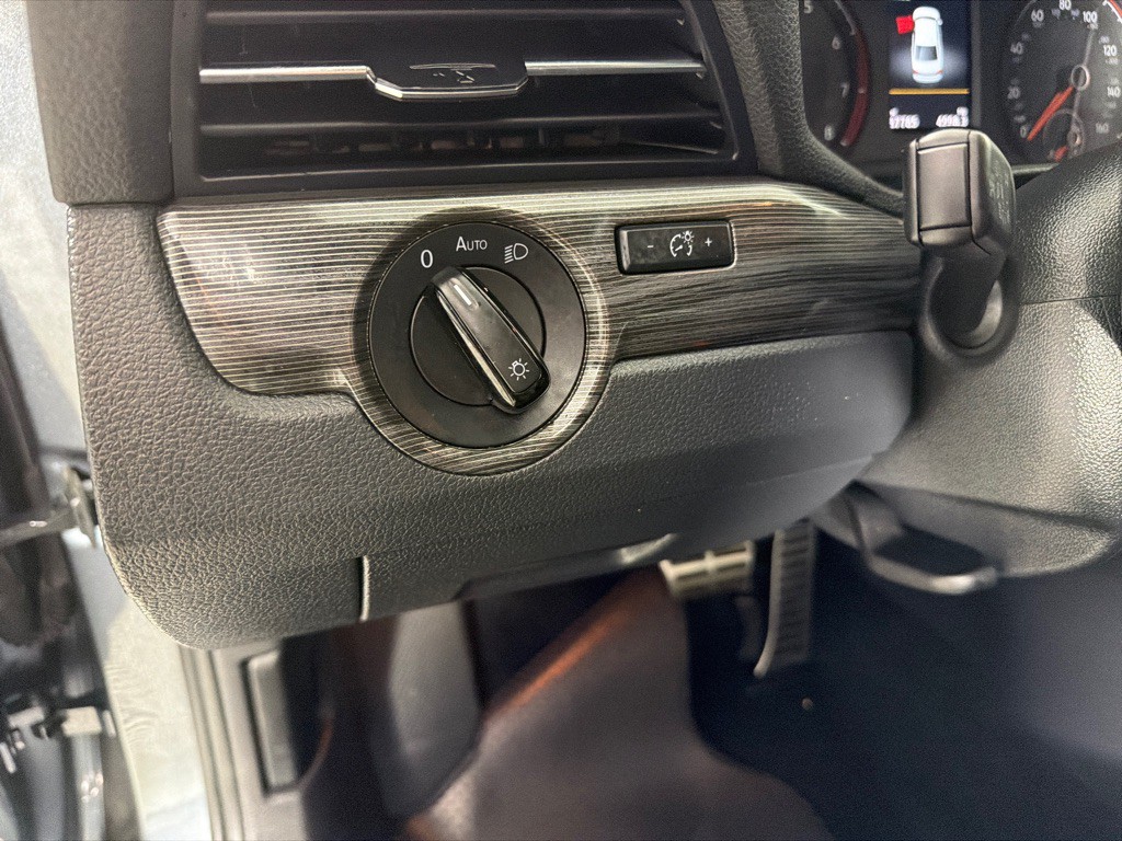 2020 Volkswagen Passat Image 15