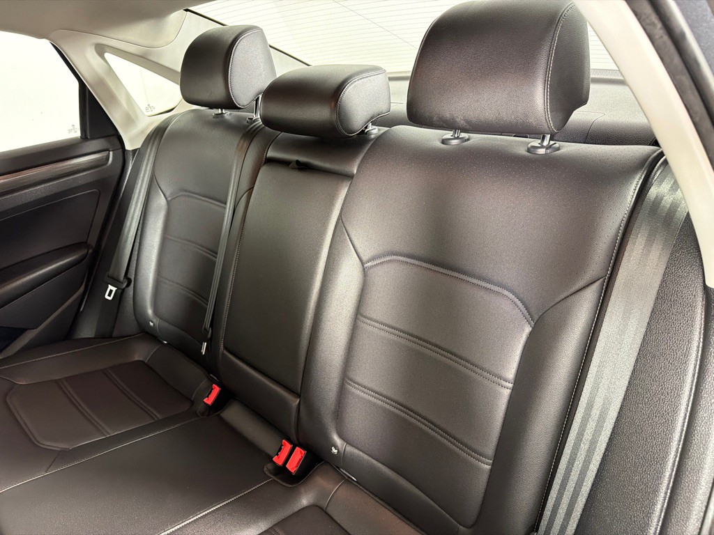 2020 Volkswagen Passat Image 21