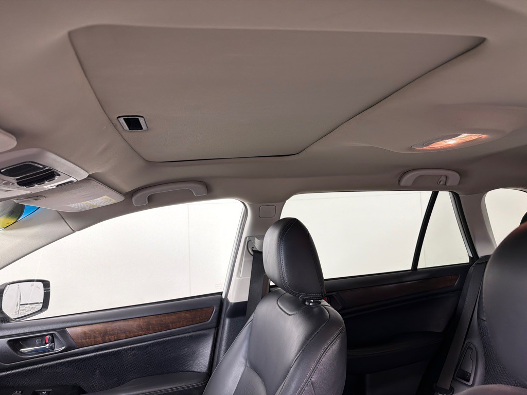 2015 Subaru Outback Image 14