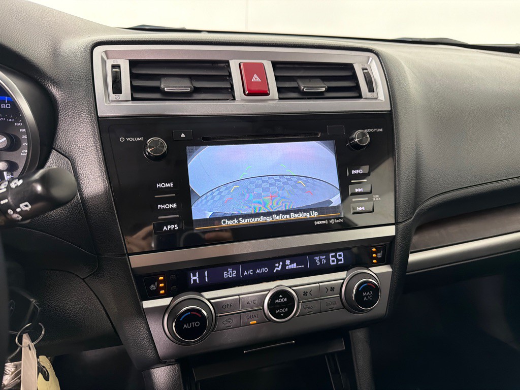 2015 Subaru Outback Image 17