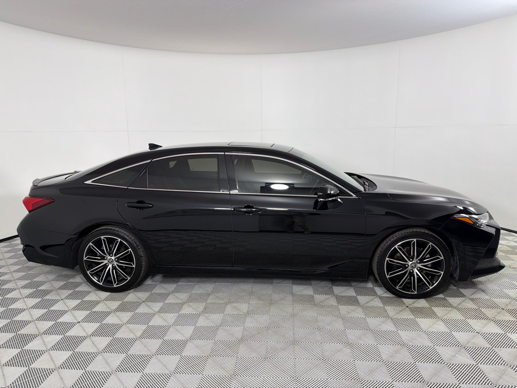 2022 Toyota Avalon Image 4