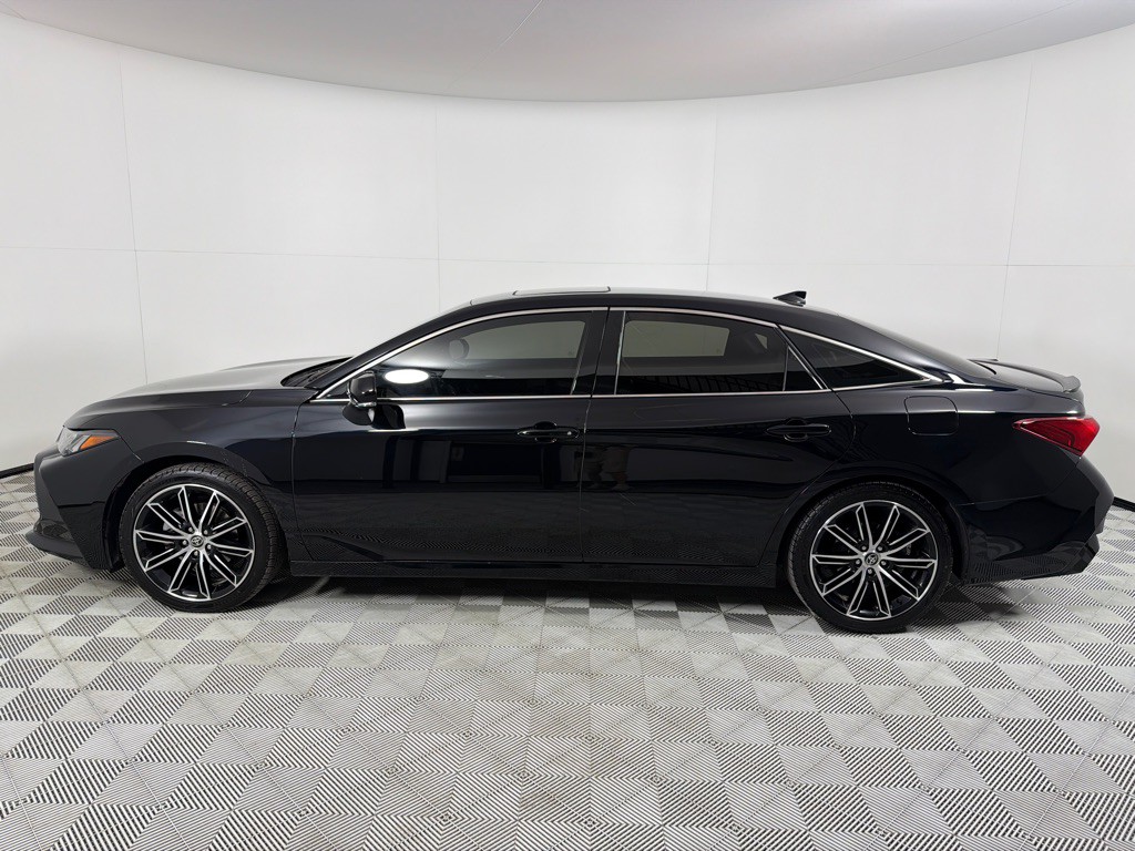 2022 Toyota Avalon Image 8