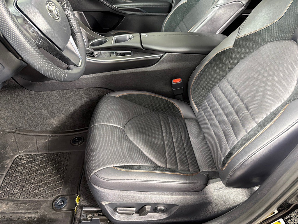 2022 Toyota Avalon Image 11